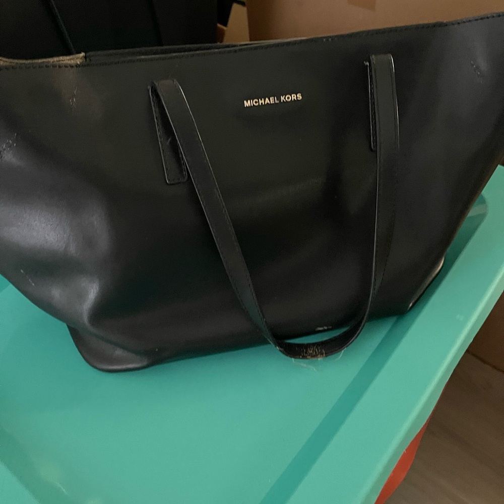 Michael Kors Black Leather Shoulder Tote with Gold Logo - Picture 2 of 2